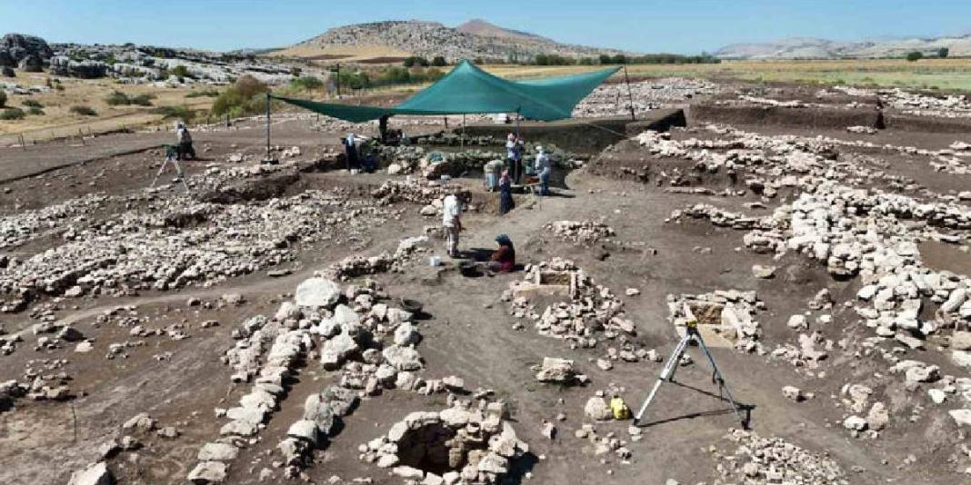 Diyarbakır’da tarihe geçecek keşif: 9500 yıllık kamusal alan ortaya çıkarıldı! 1